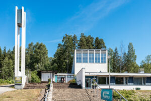 Vuohijärven kulttuuritalolle avautuu Suomen suurin Reidar Särestöniemi -näyttely Reidar Särestöniemi Experience